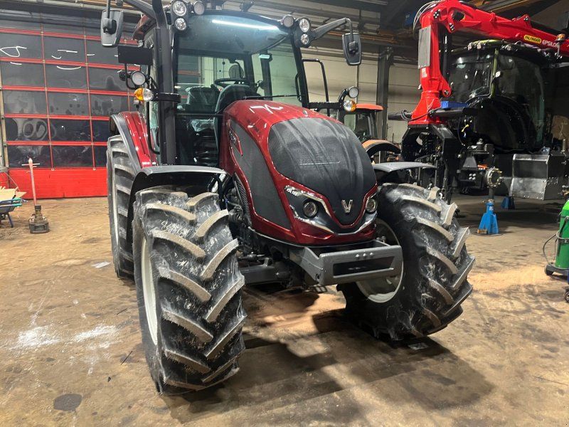 Valtra A105