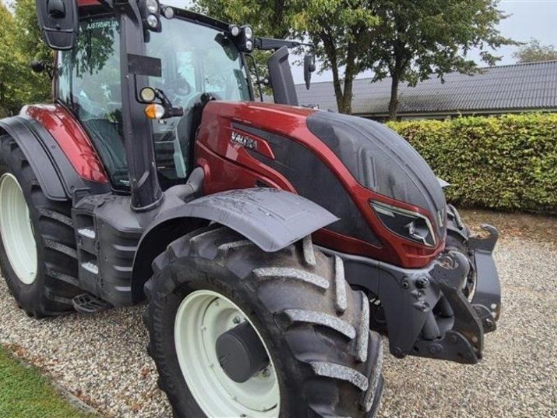 Valtra T214V