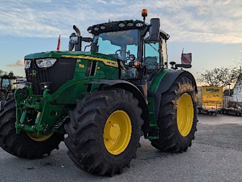 John Deere 6R215