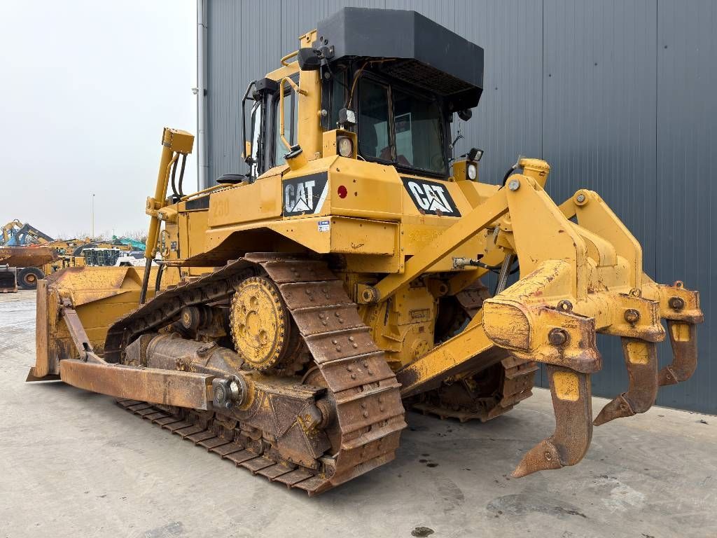 CAT D6T XL