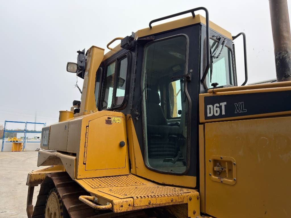 CAT D6T XL