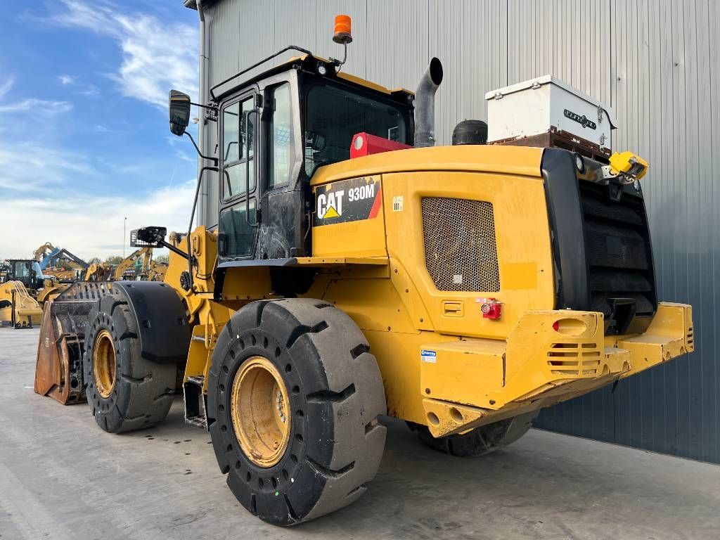 CAT 930M