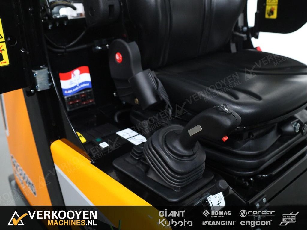 2026 Giant G2300 X-tra HD VK10500