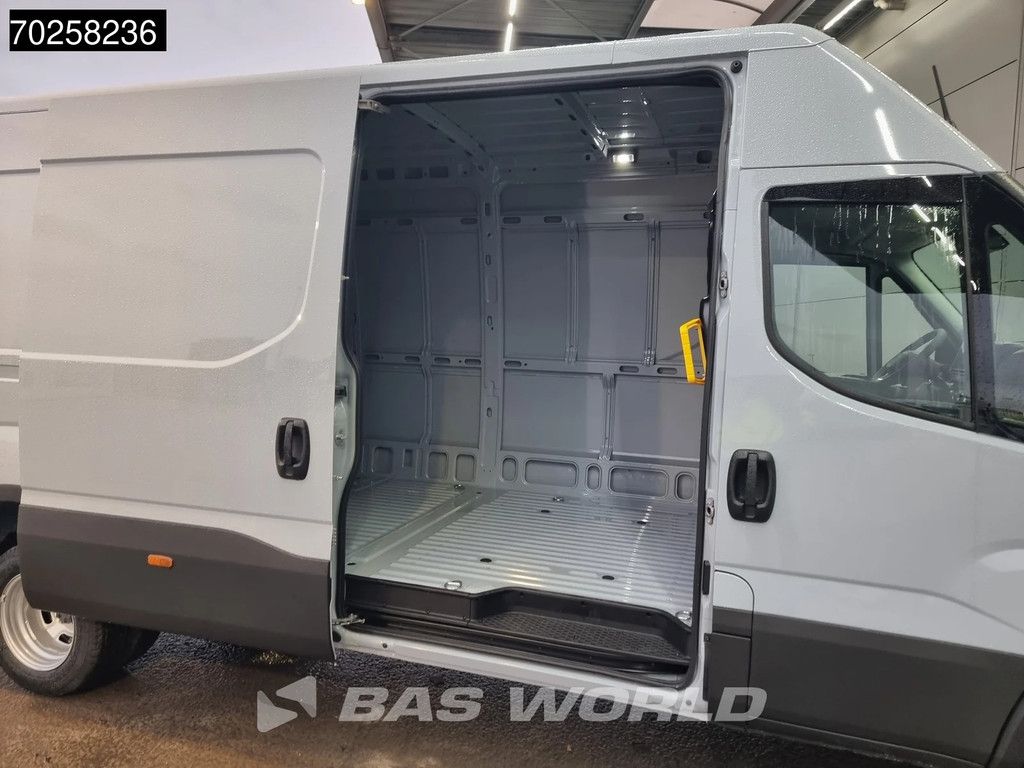 Iveco Daily 35C21 BPM VRIJ! 3.0L Automaat L3H2 210PK Dubbellucht 2025-Model 3,5t Trekvermogen ACC LED CarPlay Camera Parkeersensoren 16m3 Euro6 L4 Long 16m3 Klima