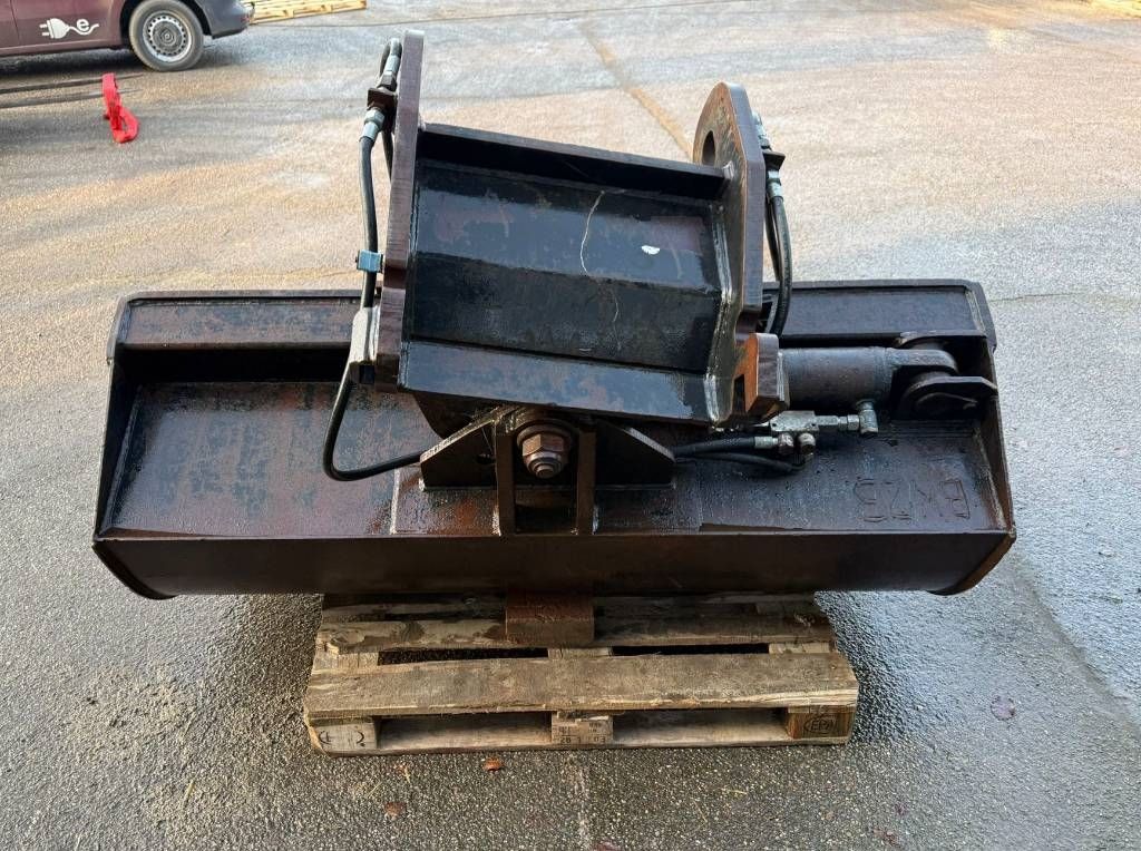 Matt Nielen CW30 tiltbucket / schwenklöffel / kantelbak