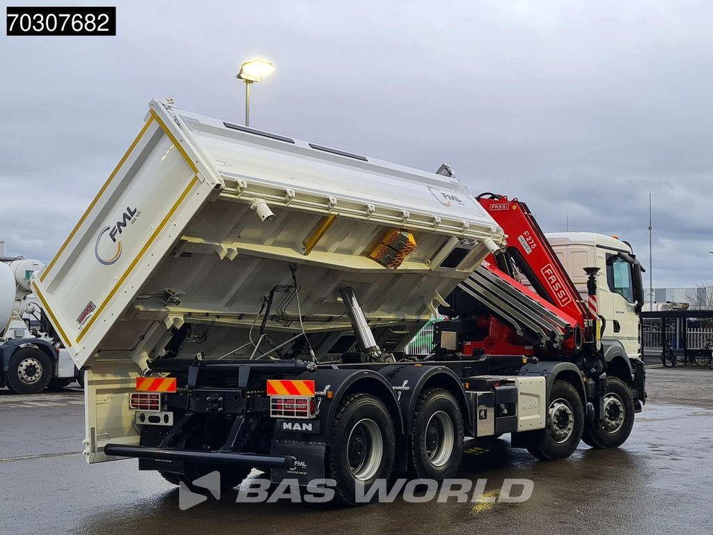 MAN TGS TGS 35.440 8X4 NEW Fassi F275A.0.26 Crane 13m3 3-way KH Kipper Automatic Euro 6
