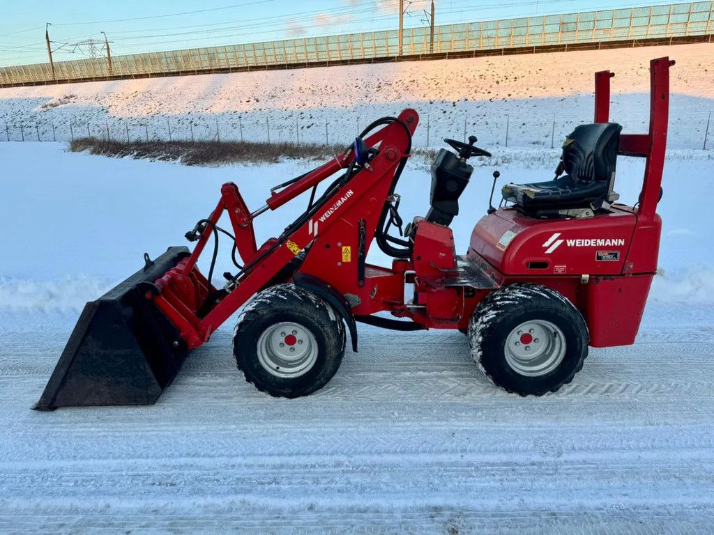 Weidemann 1130 minishovel kniklader