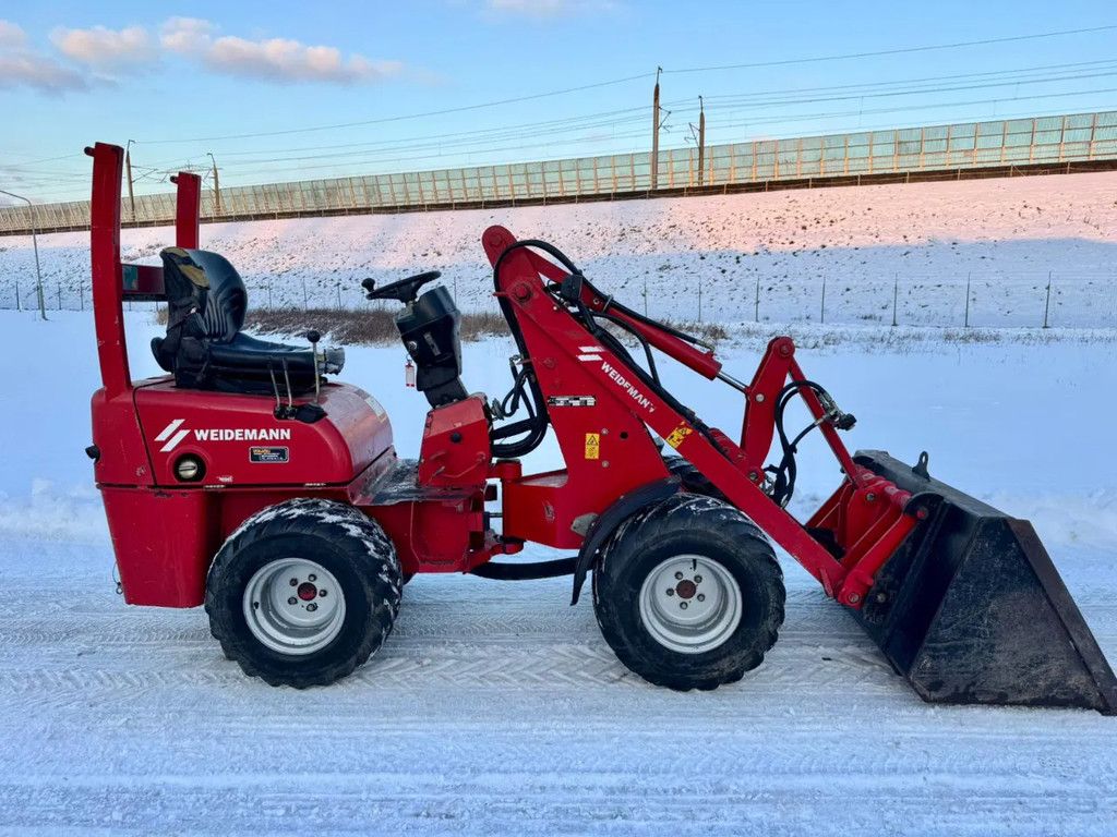 Weidemann 1130 minishovel kniklader