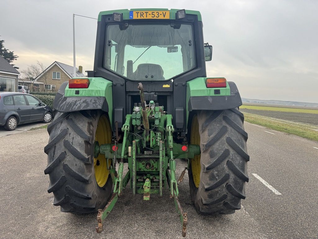 John Deere 6210