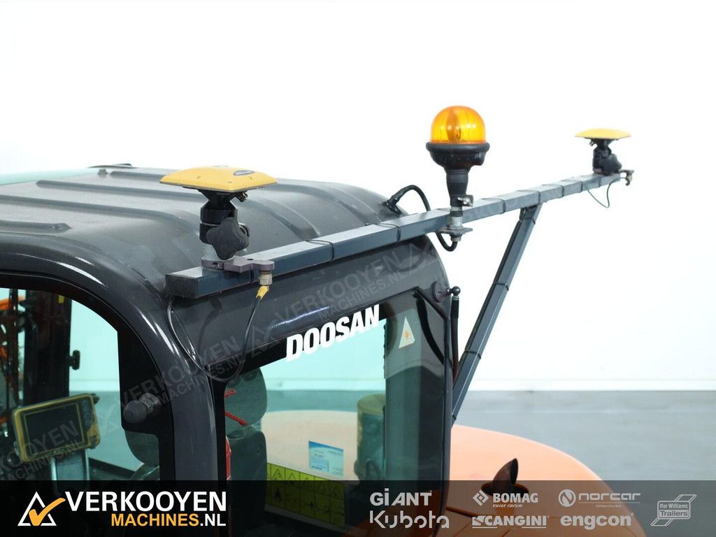 2012 Doosan DX80R + Topcon GPS VK10316