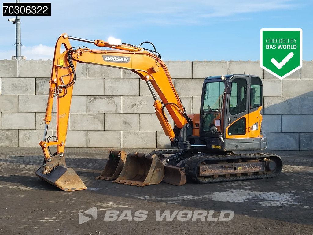 Doosan DX85 R-3 A/C - 3 Buckets