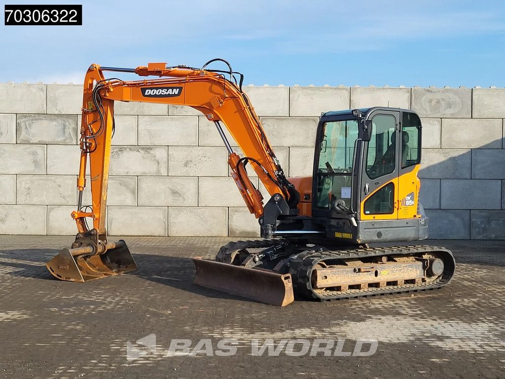 Doosan DX85 R-3 A/C - 3 Buckets