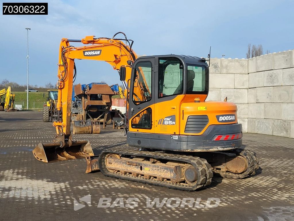 Doosan DX85 R-3 A/C - 3 Buckets