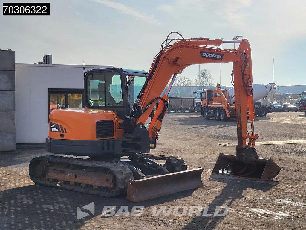 Doosan DX85 R-3 A/C - 3 Buckets