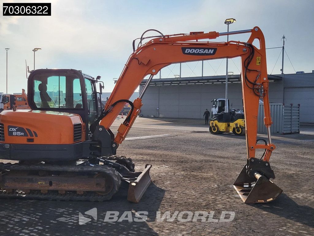 Doosan DX85 R-3 A/C - 3 Buckets