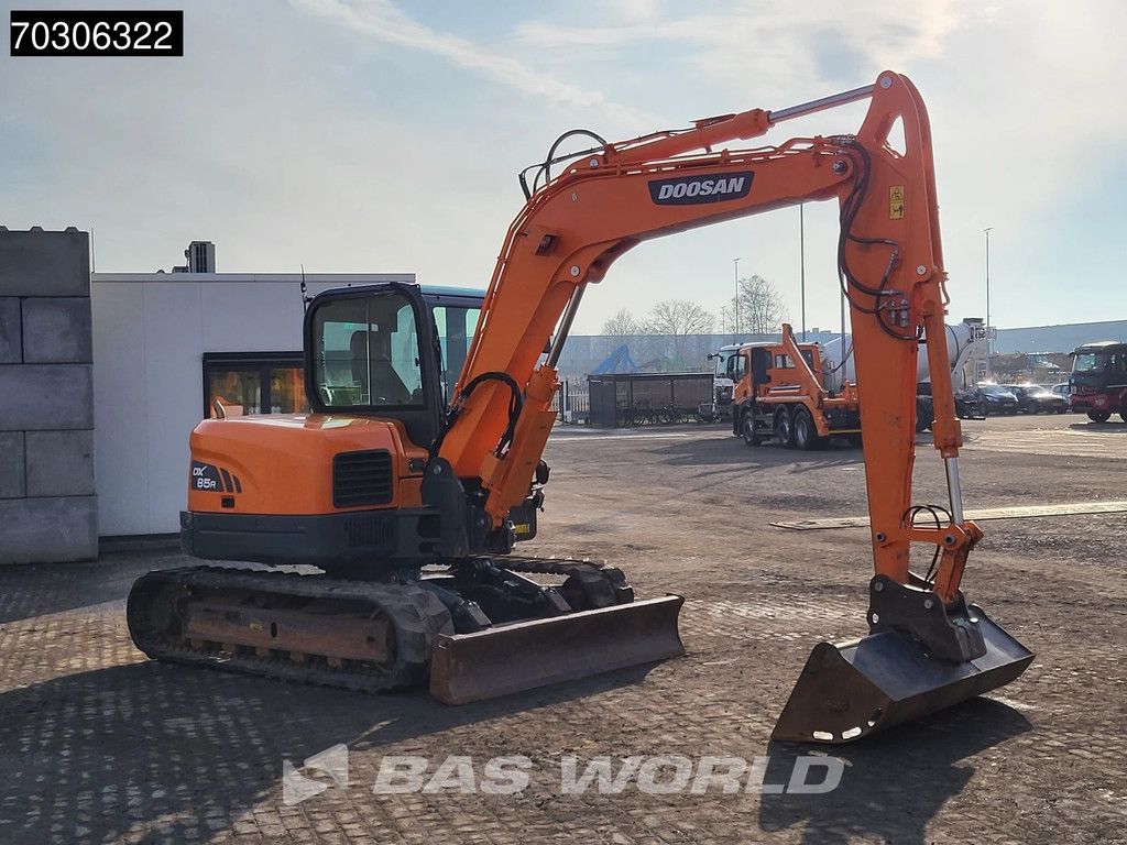 Doosan DX85 R-3 A/C - 3 Buckets