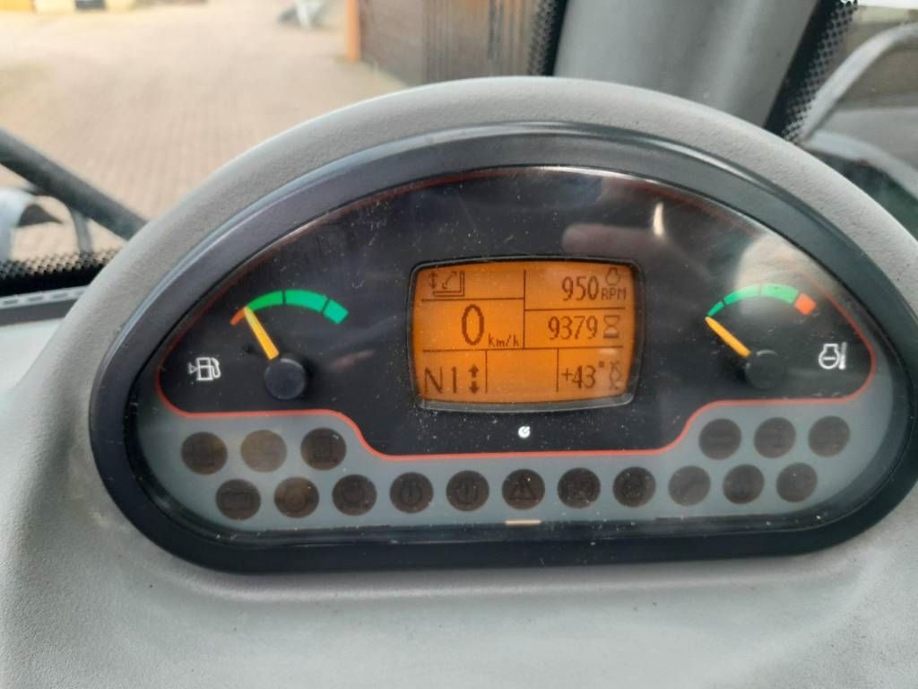 Deutz Agro 35.7 H verreiker bak en vorken