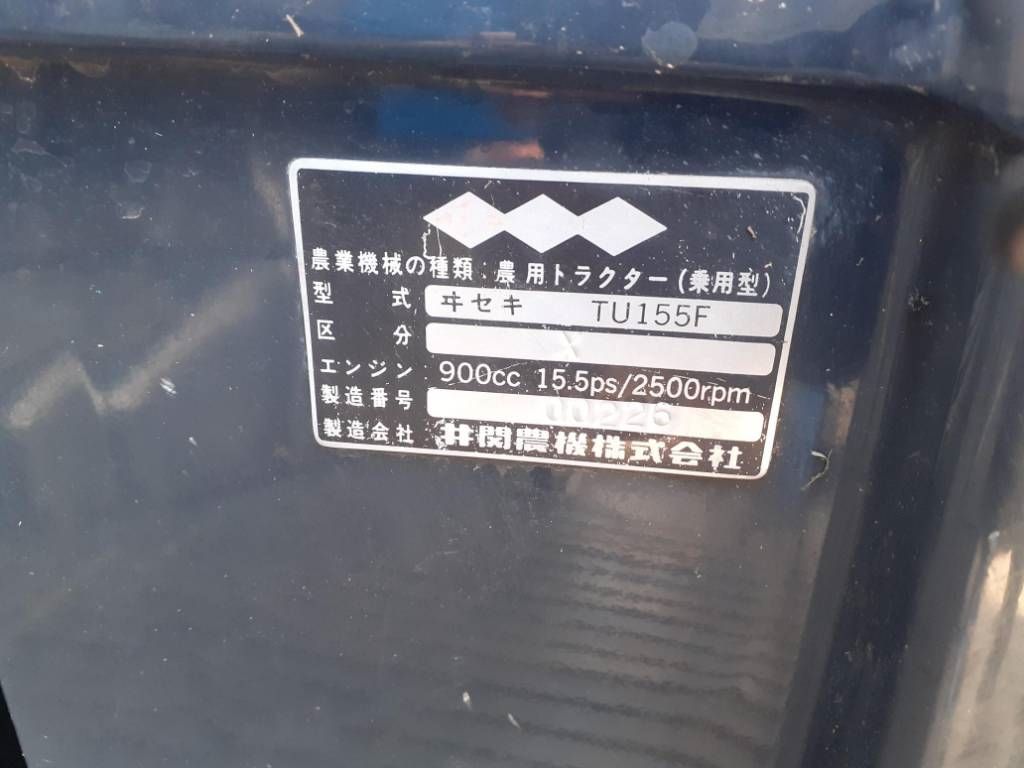 Iseki TU 155 minitrekker op brede gazonbanden