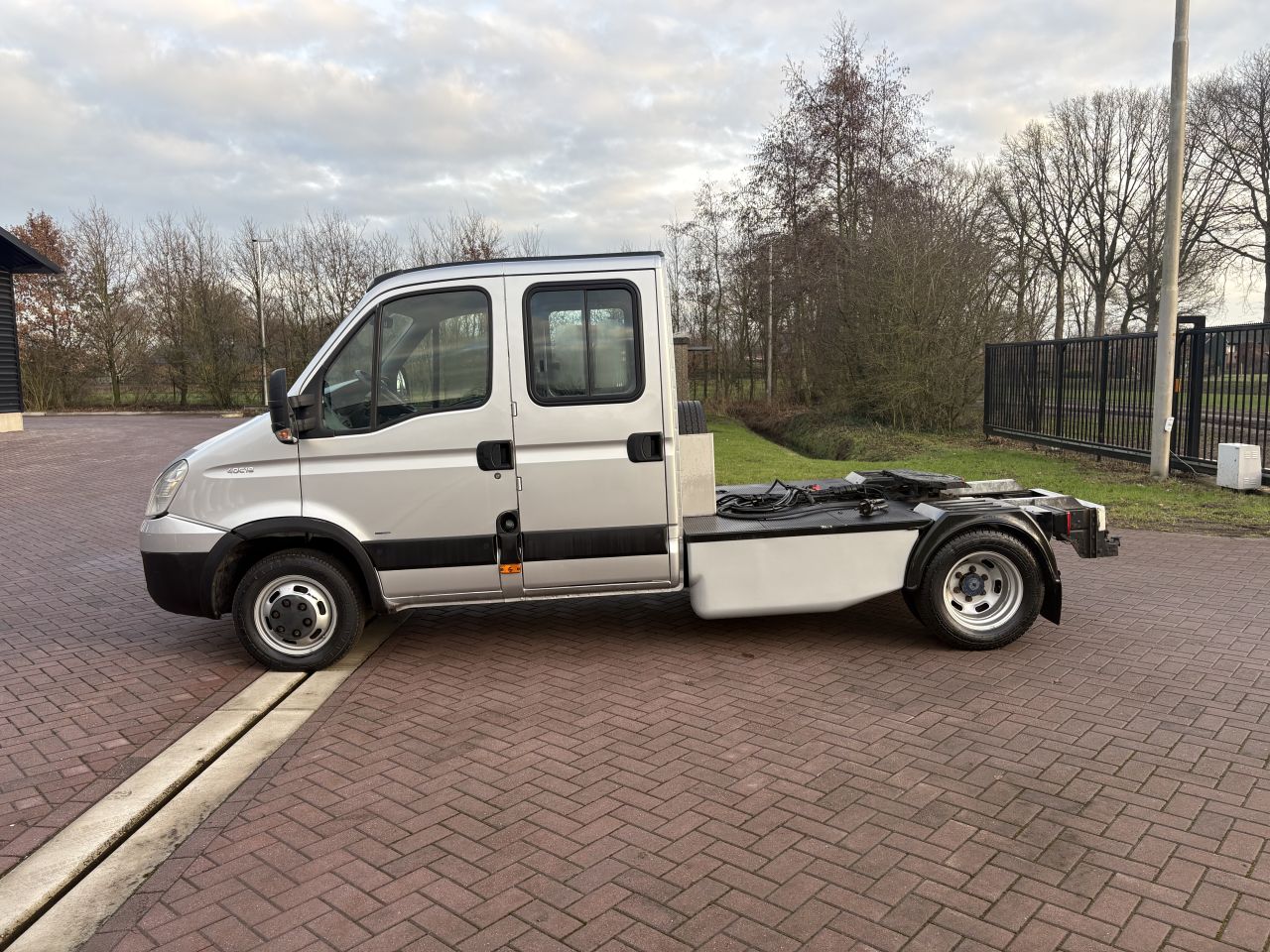 Be trekker Iveco Daily 40C18 met dubbele cabine EURO 5 N1 PTO