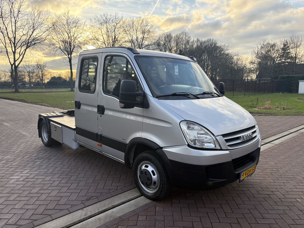 Be trekker Iveco Daily 40C18 met dubbele cabine EURO 5 N1 PTO