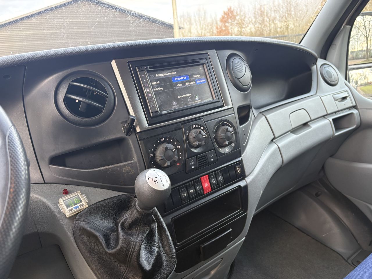 Be trekker Iveco Daily 40C18 met dubbele cabine EURO 5 N1 PTO