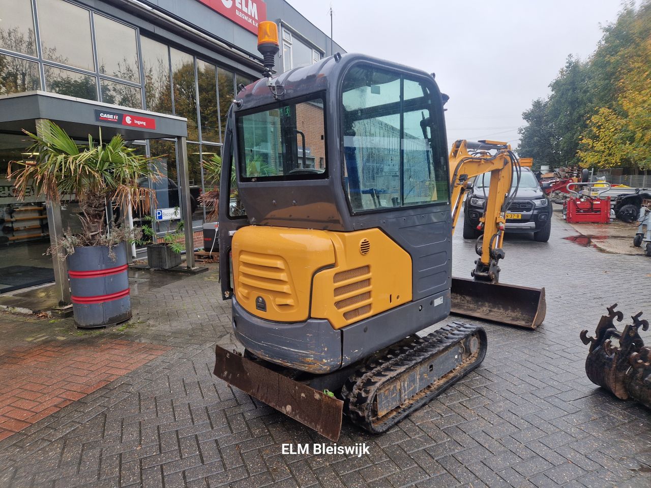 Case CX18C