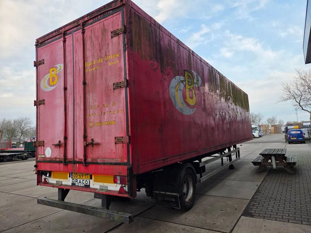 DRACO 1as met vastewand, podium oplegger