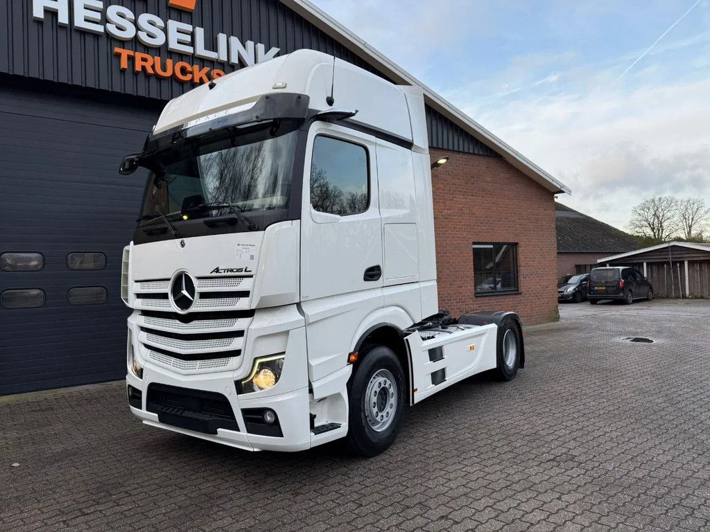 Mercedes-Benz Actros 1845 L Gigaspace 2x tank Standairco Smarttacho 2!