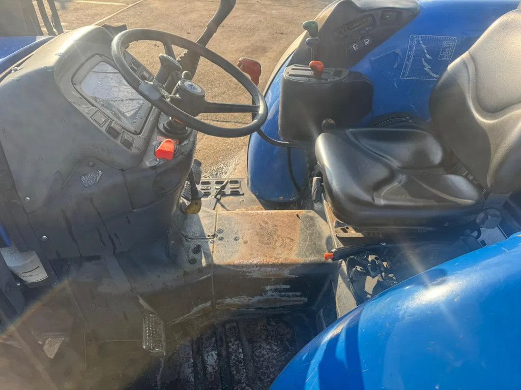 New Holland TN75S + Voorlader 4 WD TN75S + Voorlader 4 WD