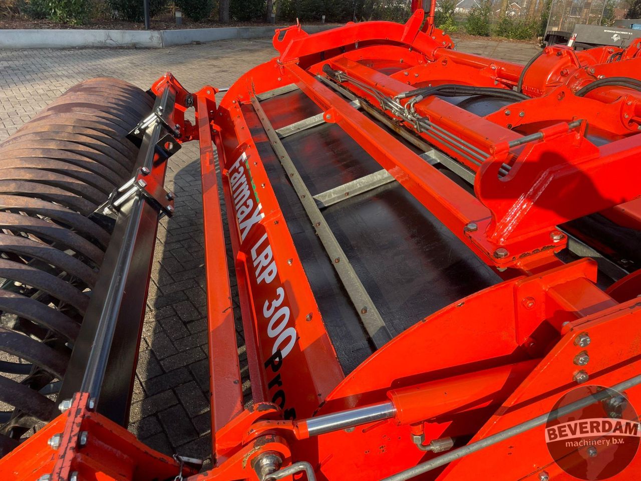 Farmax LRP PROFI 300 LHDHK