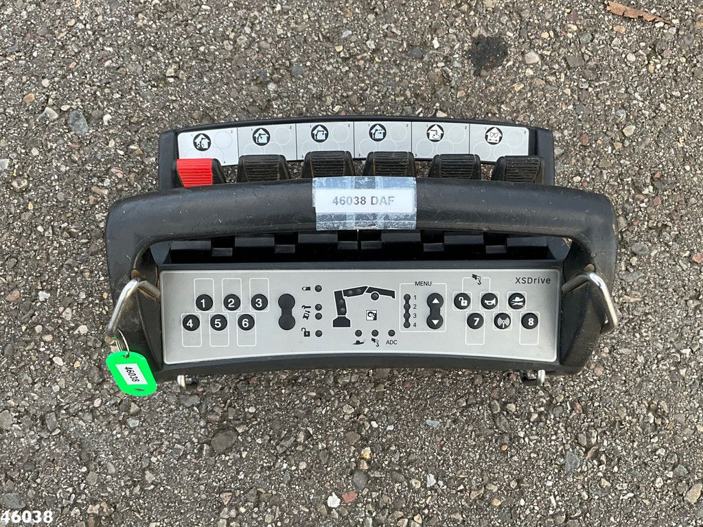 DAF FAD 85 CF 410 8x4 Hiab 24 Tonmeter laadkraan