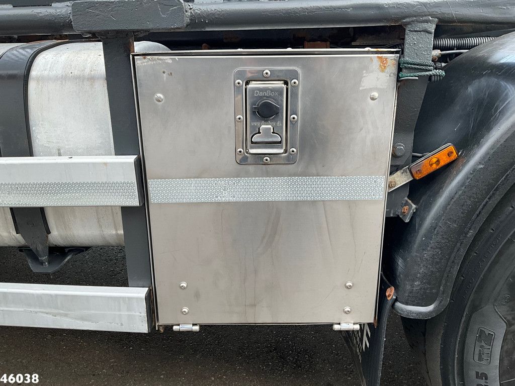 DAF FAD 85 CF 410 8x4 Hiab 24 Tonmeter laadkraan