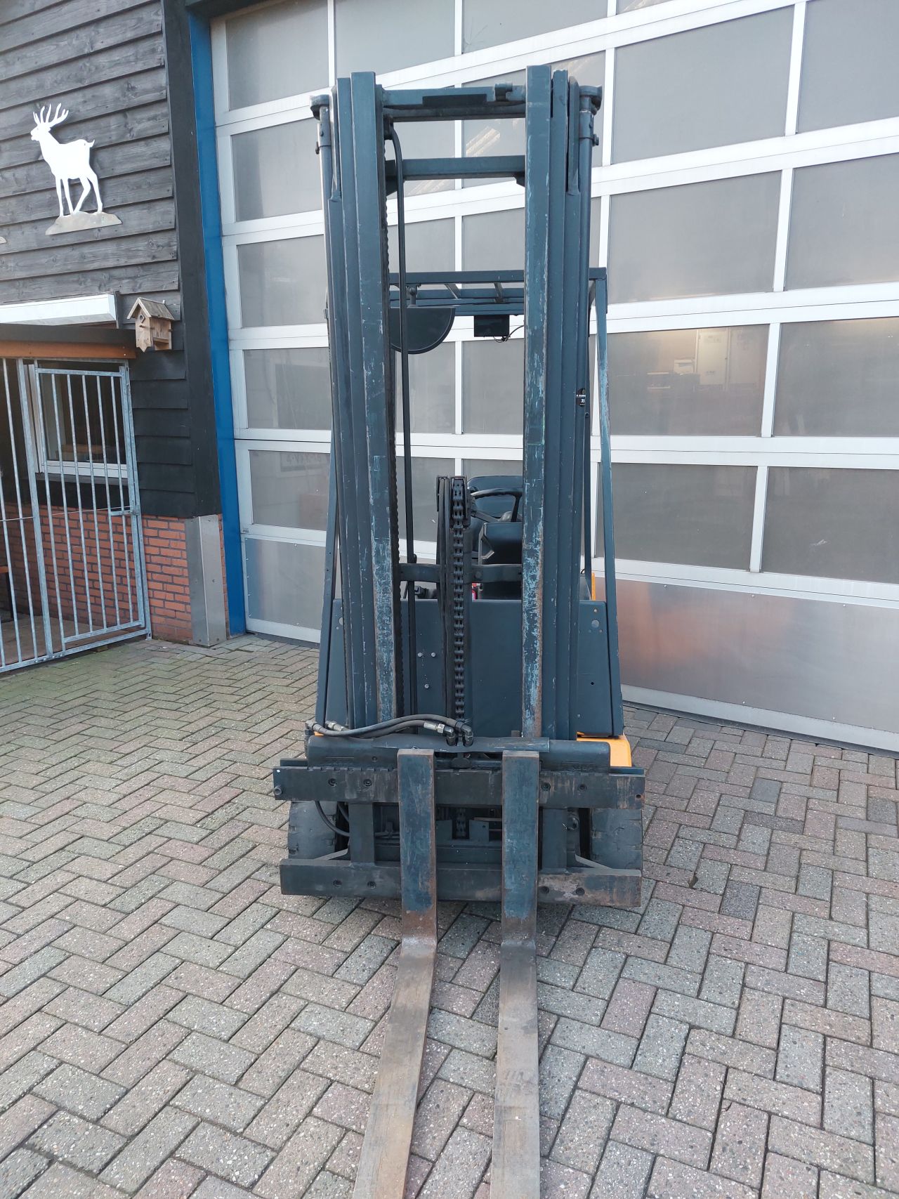 Still R20-16 triplex sideshift