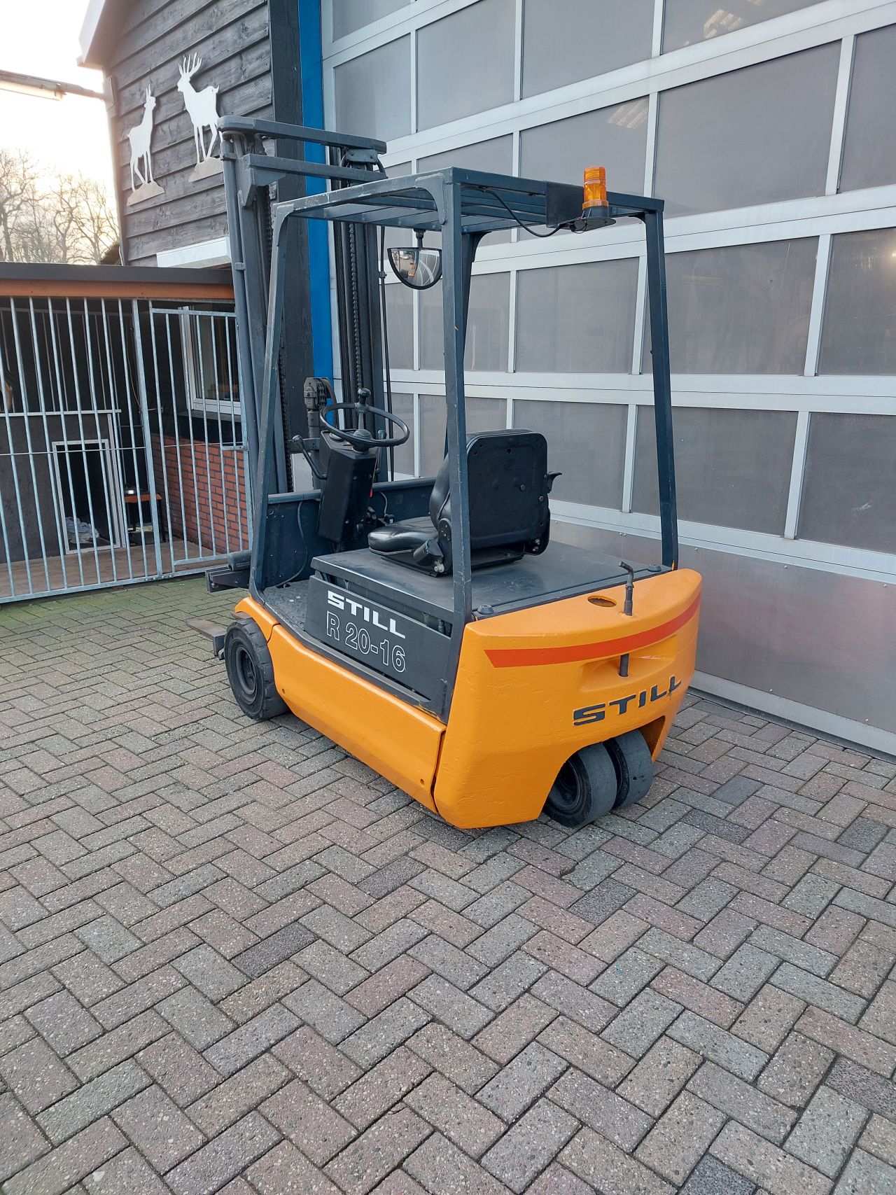 Still R20-16 triplex sideshift