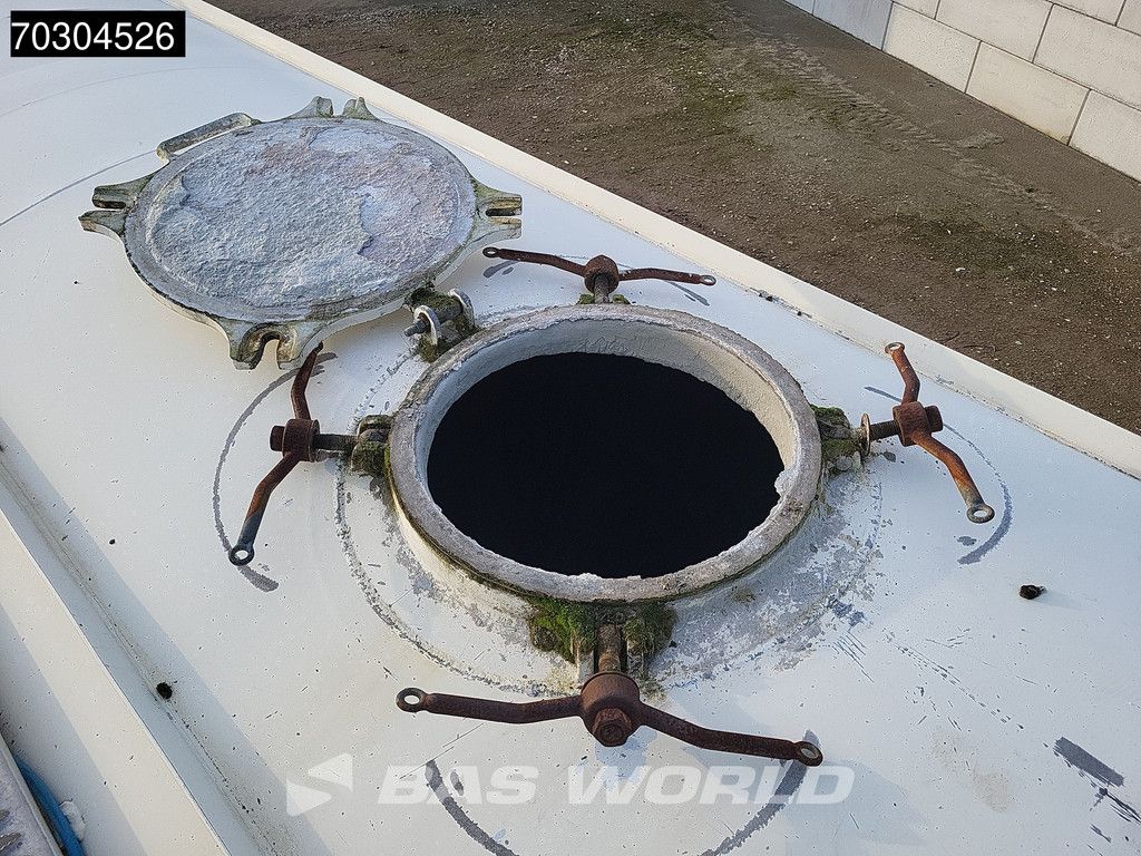 Feldbinder EUT 35.3 3 axles 35000L