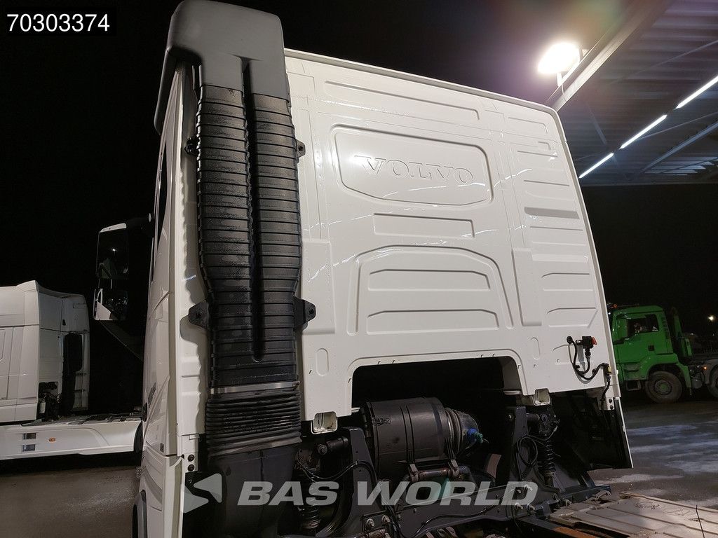 Volvo FH 500 8X4 Full Air 7,65m Chassis Lift+Steering Axle Euro 6