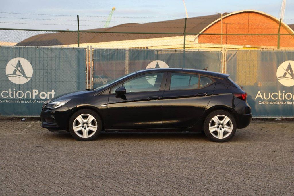Passenger car Opel Astra ecoFLEX Petrol 2016 (Margin)