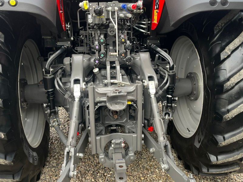 Massey Ferguson 7720S clusive Dyna VT