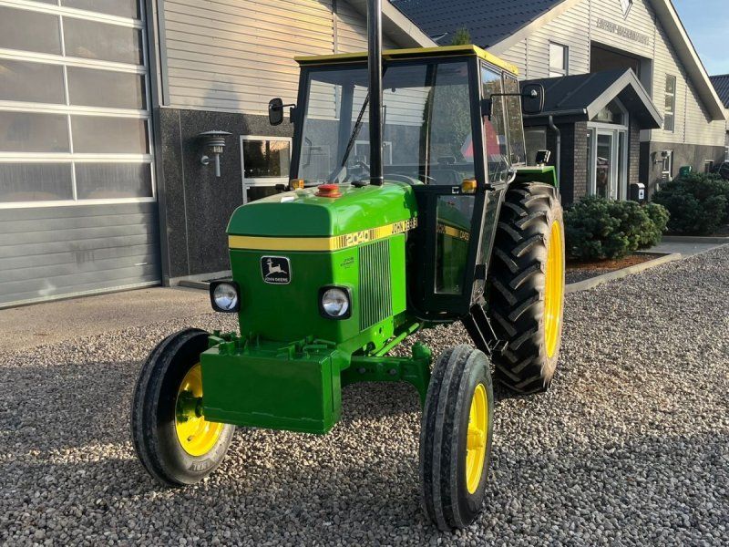 John Deere 2040 Med nye dæk hele vejen rundt
