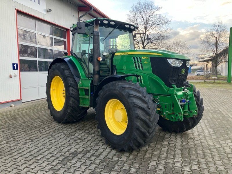 John Deere 6210R