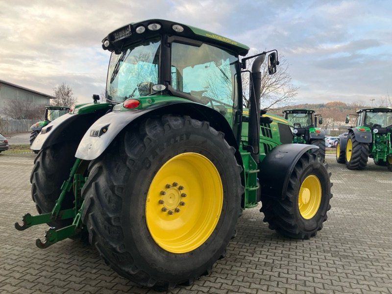 John Deere 6210R