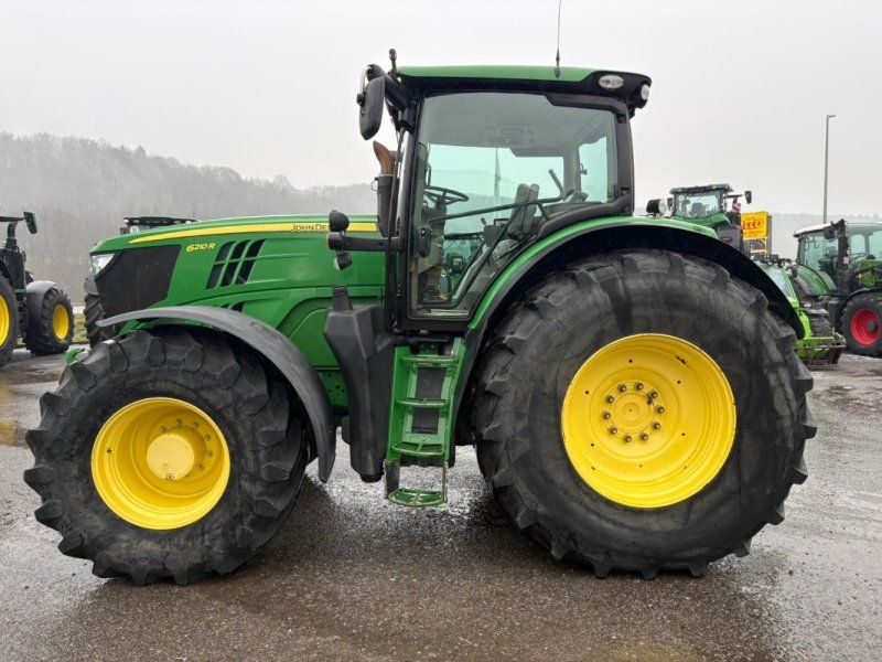 John Deere 6210R