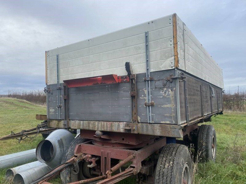 Spitzer Dreiseitenkipper / Anhänger 10 to Gesamtgewicht