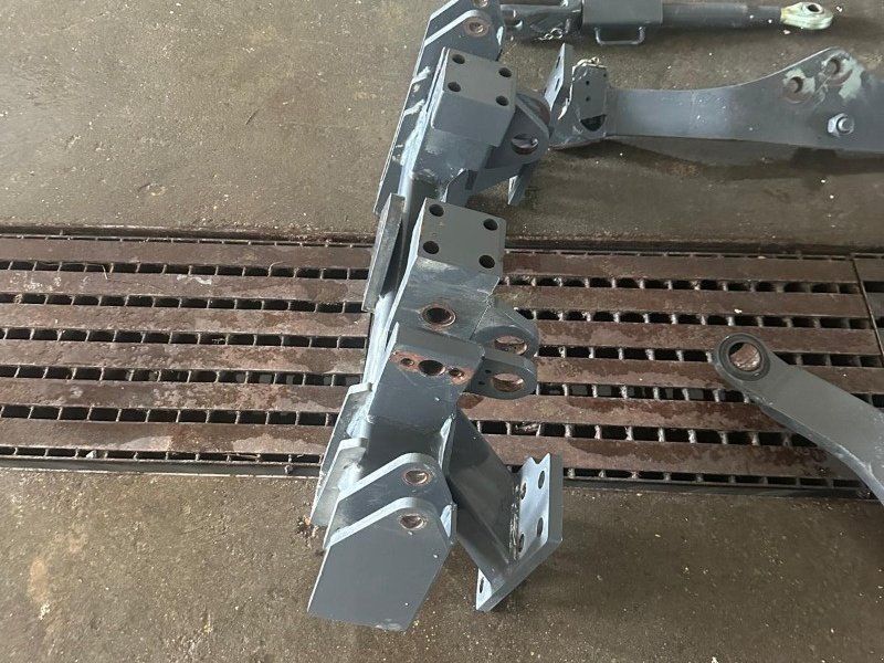 Claas Dreipunktbock Unterlenker Hubstreben Xerion