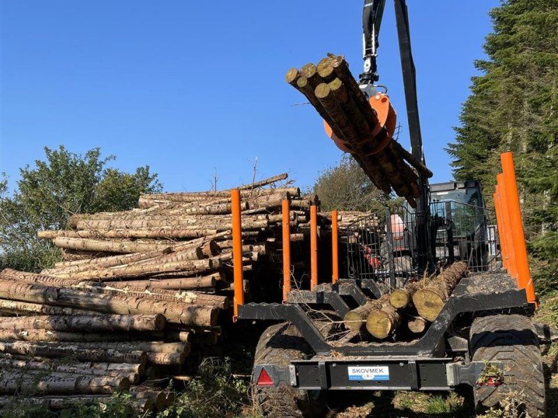 BMF 12 t skovvogn med 7,5 m kran