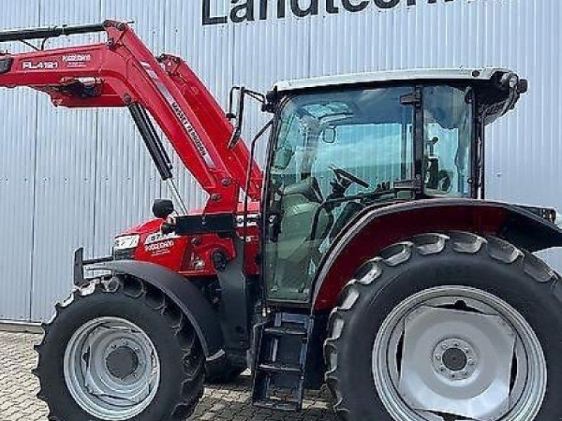 Massey Ferguson 5711 M