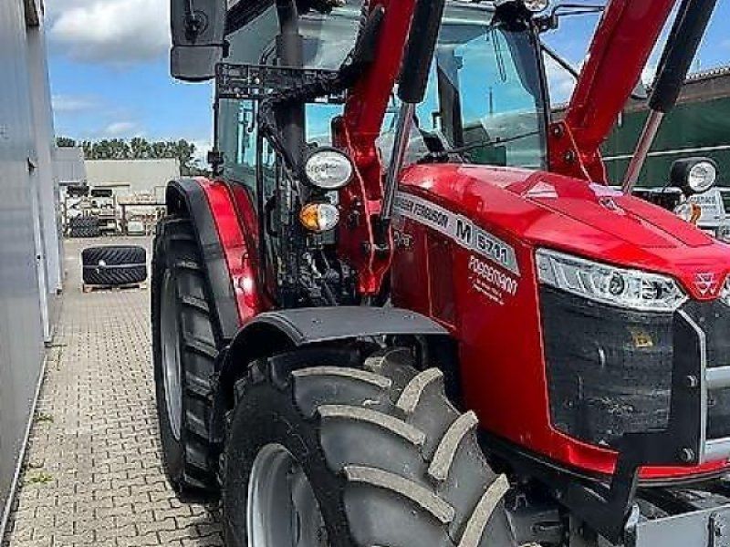 Massey Ferguson 5711 M