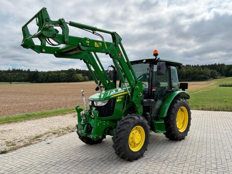 John Deere 5058 E + FL H240