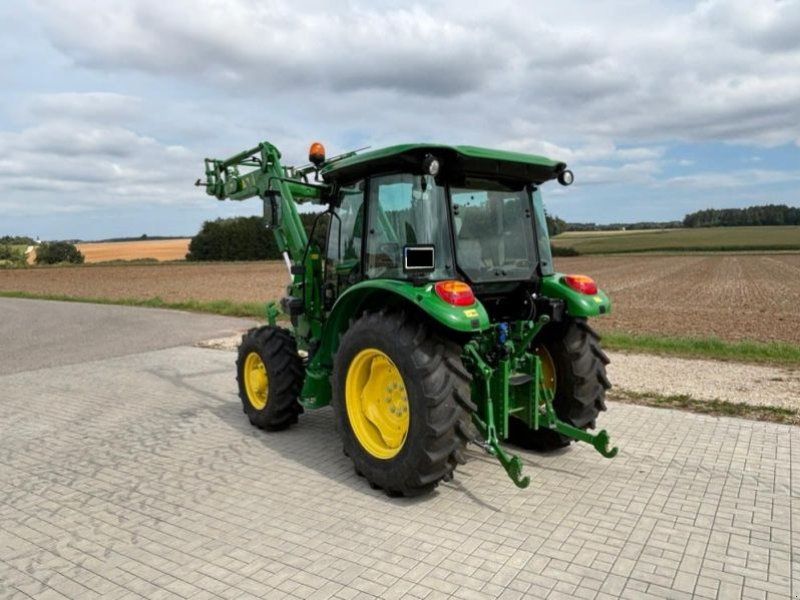 John Deere 5058 E + FL H240