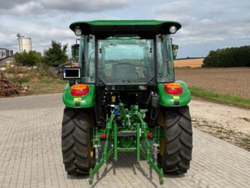John Deere 5058 E + FL H240